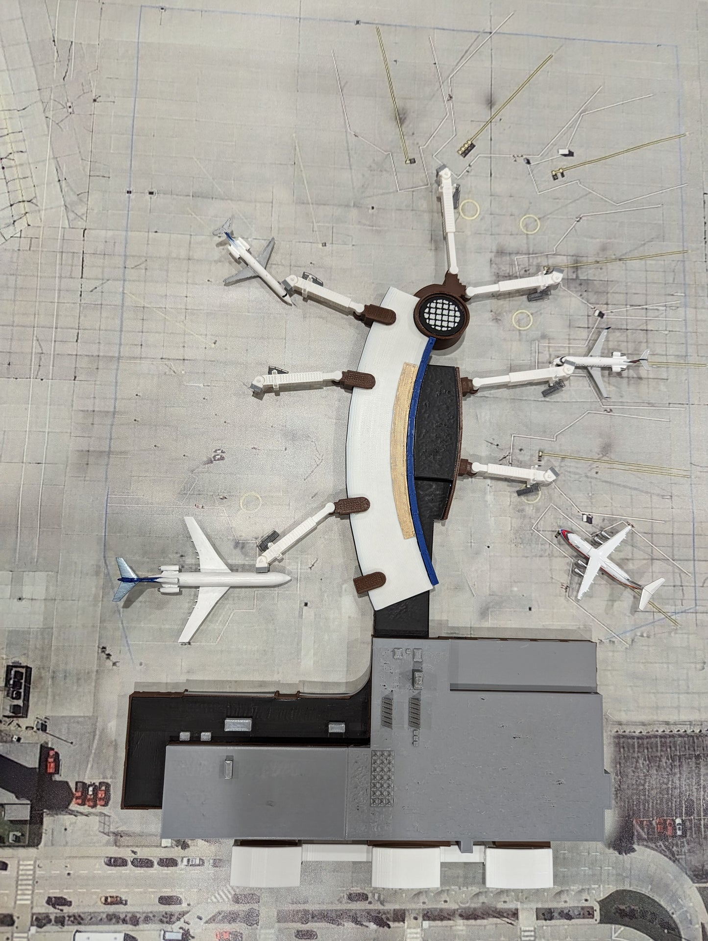 1:400 Scale ATW - Appleton International Airport