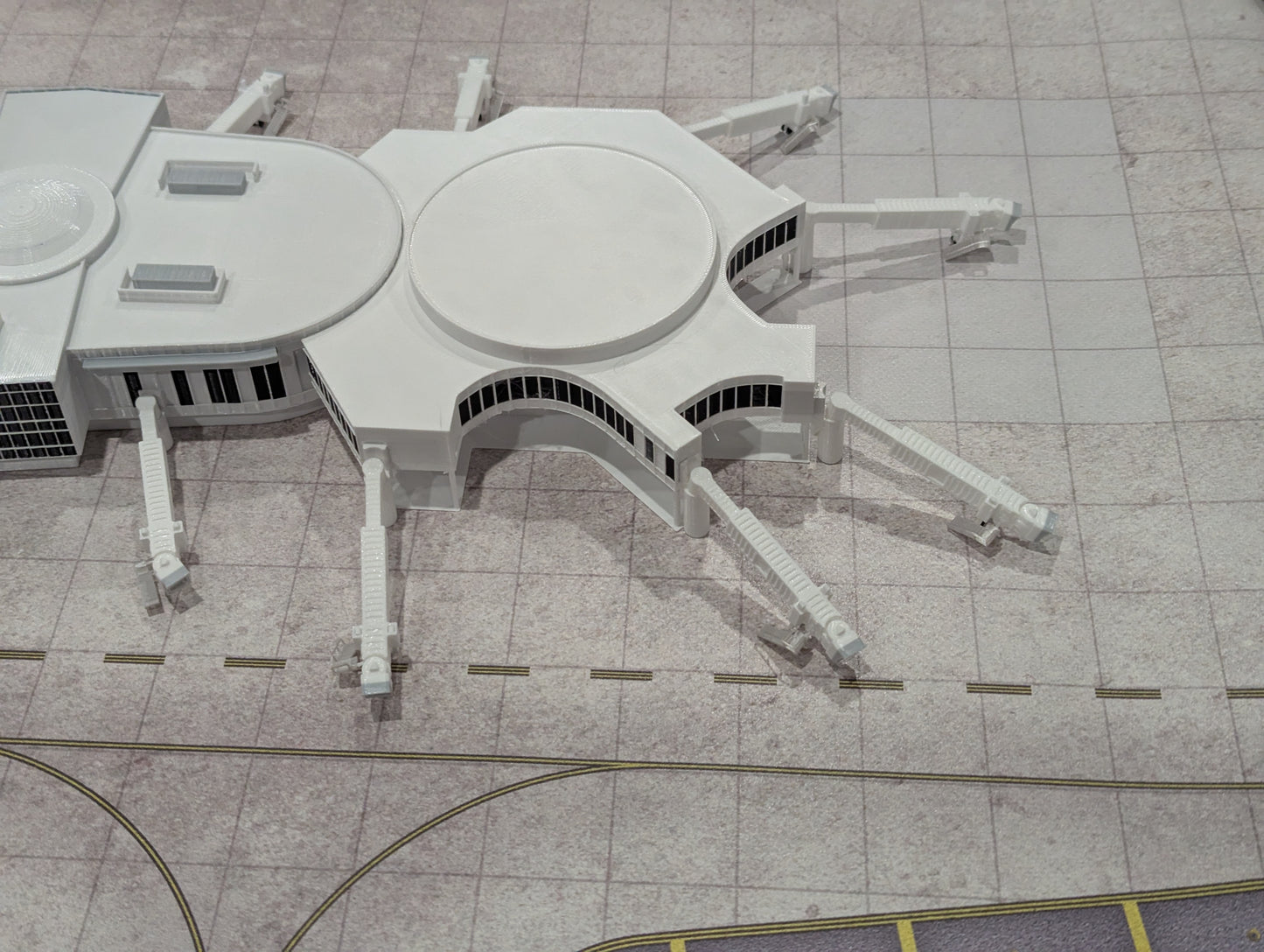 1:400 Scale LAX Terminal 6