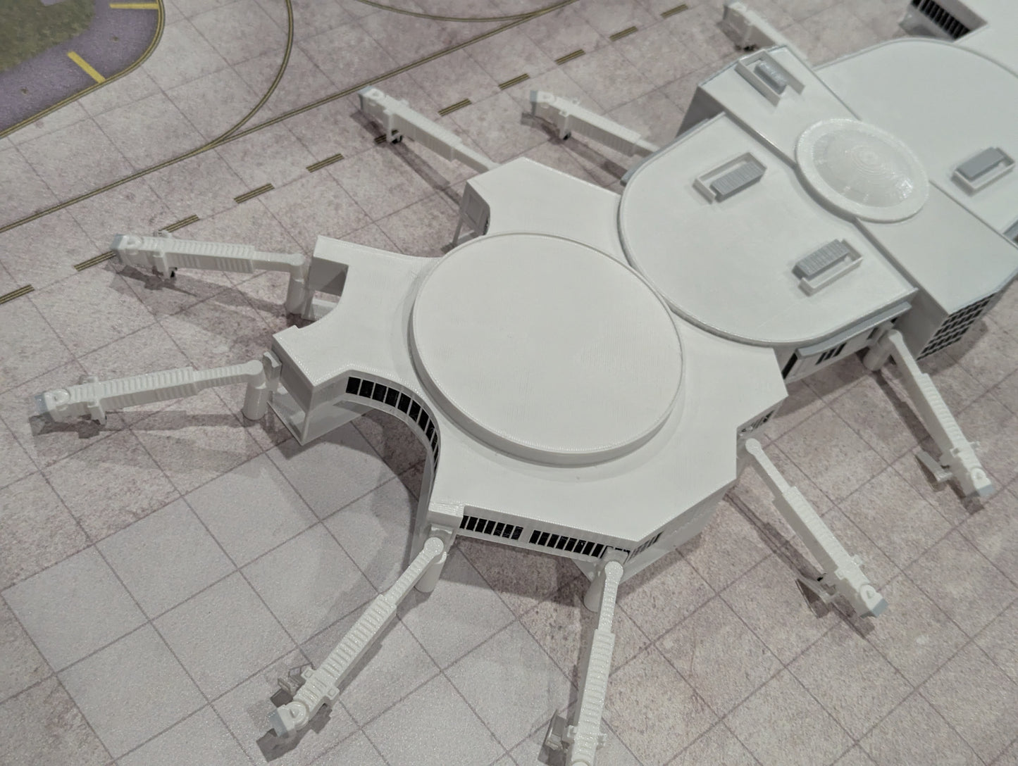 1:400 Scale LAX Terminal 6