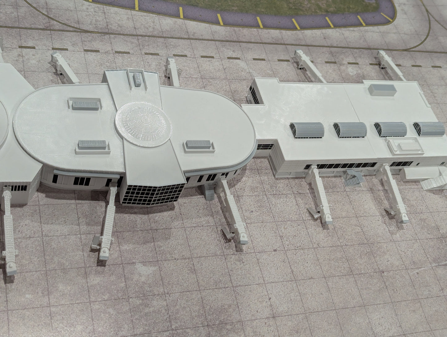 1:400 Scale LAX Terminal 6
