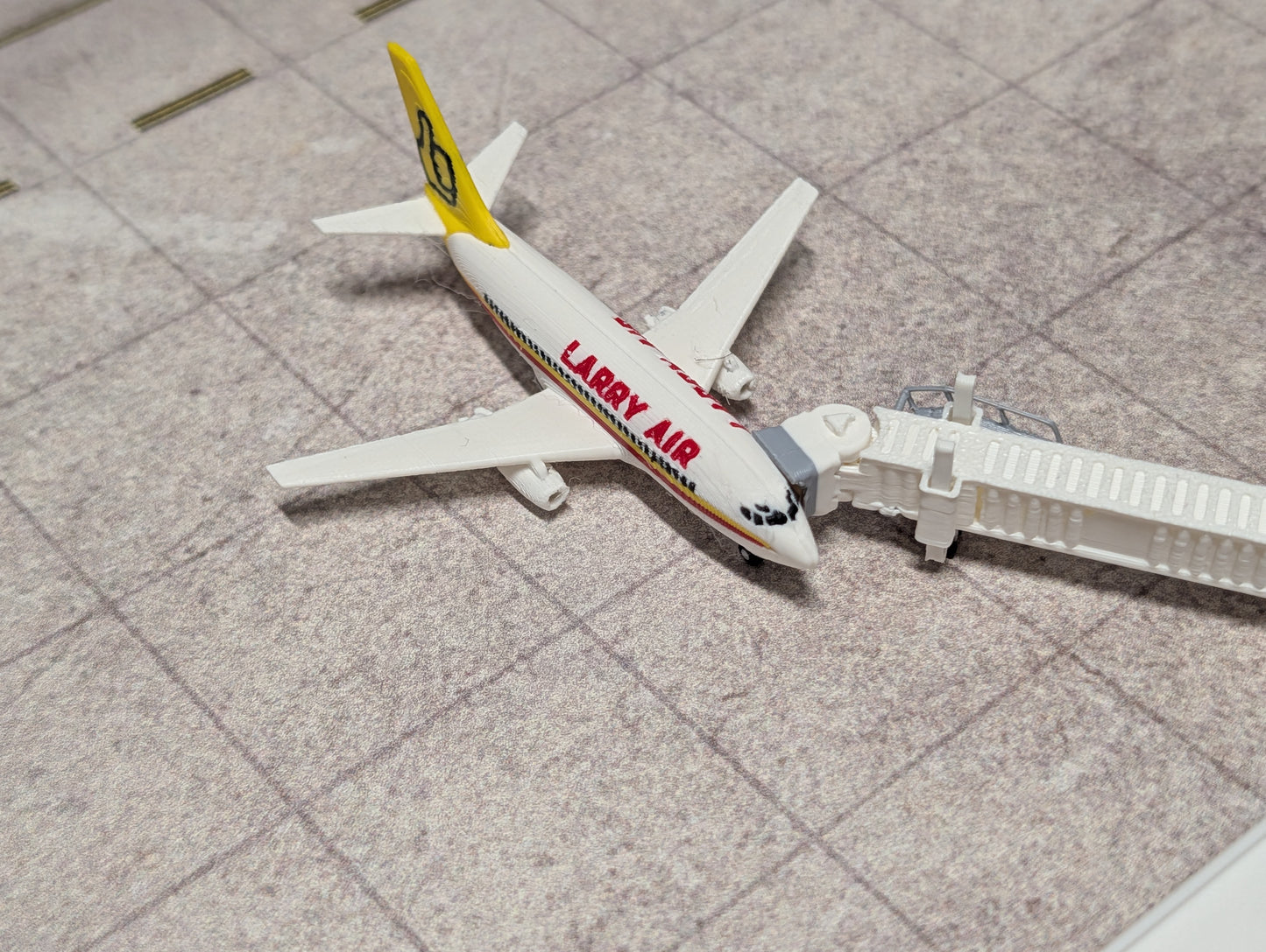 Larry Air Boeing 737-200 — 1:400 Scale 3D-Printed Model