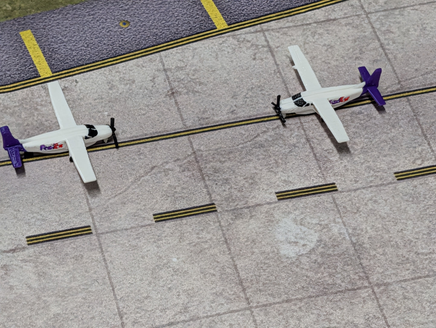1:400 FedEx Cessna 208 Caravan Single Pack